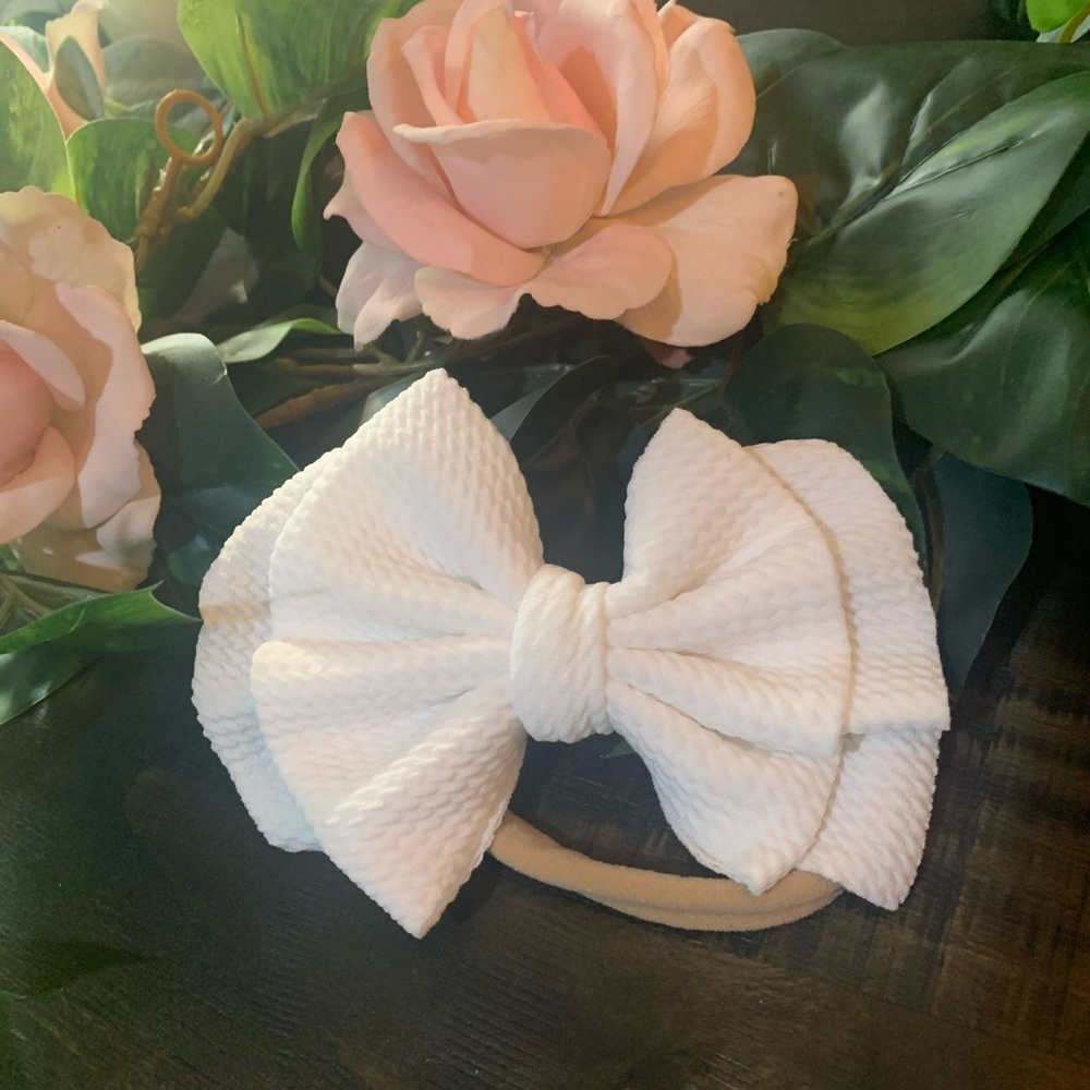 Big bow nylon headband.